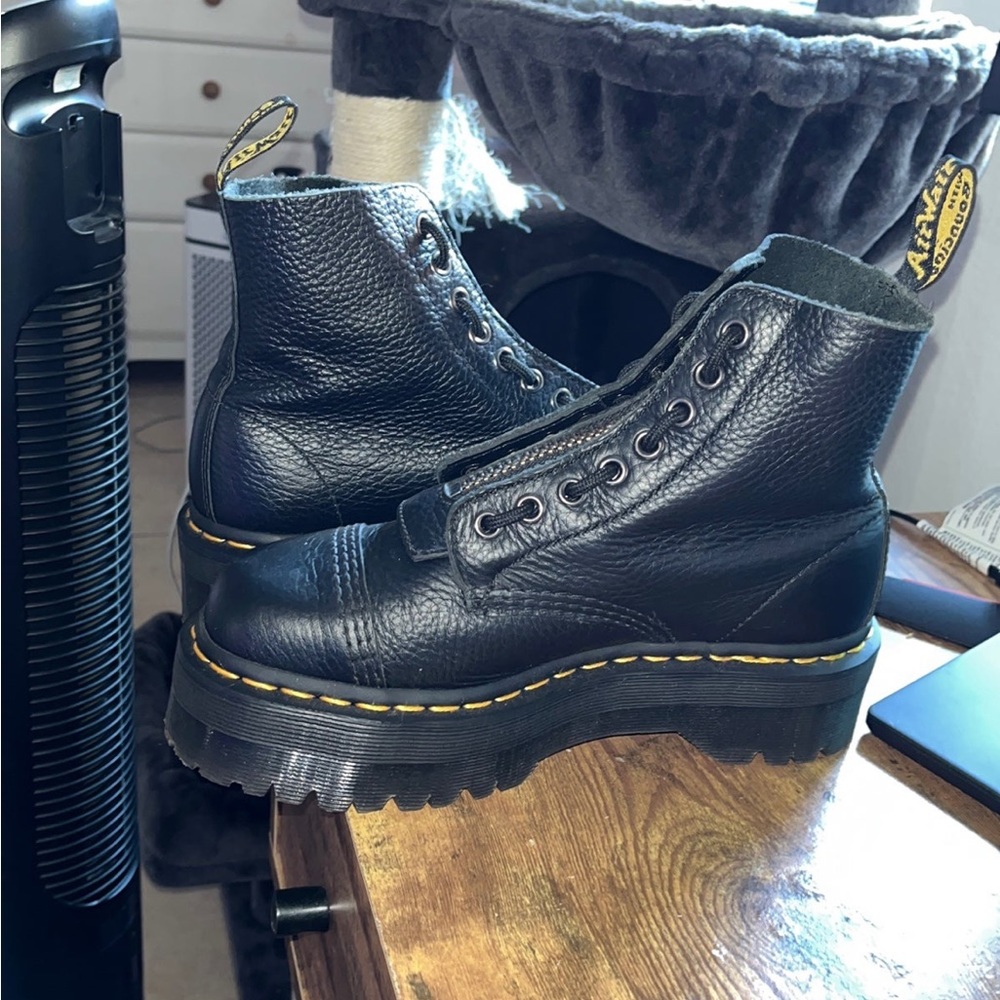 Dr Martens Sinclair Boots